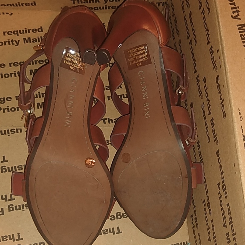 Gianni Bini Heels EUC - Picture 3 of 7